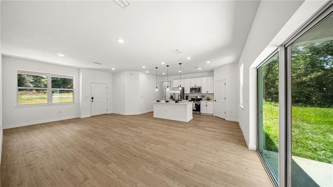 Spacious, unfurnished interior of a new home in , Dunnellon (Image 27). Spacious, unfurnished interior of a new home in , Dunnellon (Image 27).