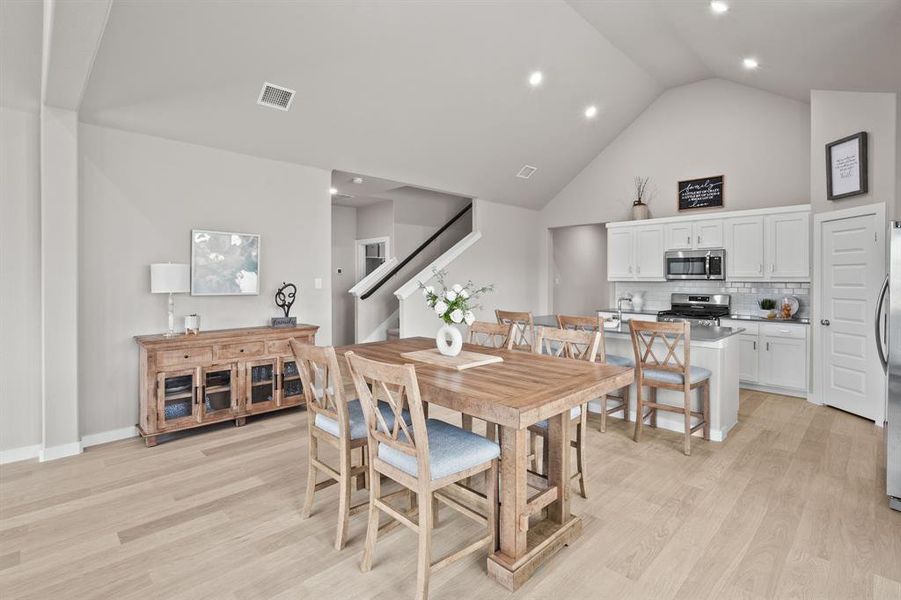 Furnished interior view inside a new home in Eastridge, McKinney (Image 15).