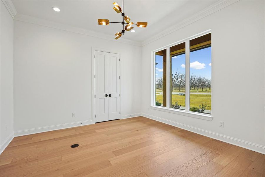 Spacious, unfurnished interior of a new home in Pecan Plantation, Granbury (Image 32).