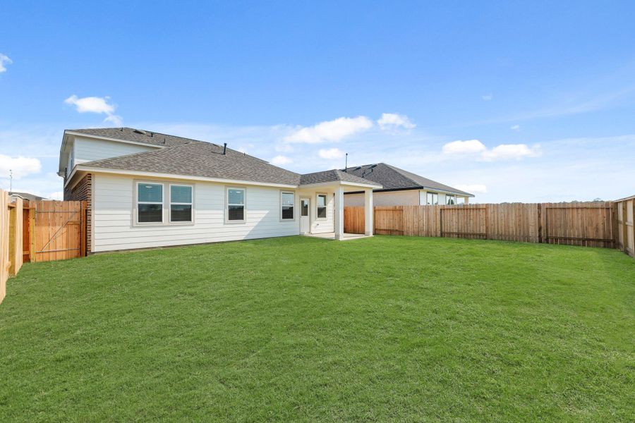 Exterior details and patio area of a home in Aspire at The Hills of Town Creek, Montgomery (Image 4).