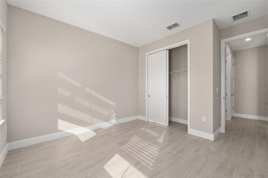 Spacious, unfurnished interior of a new home in , Ocala (Image 40).