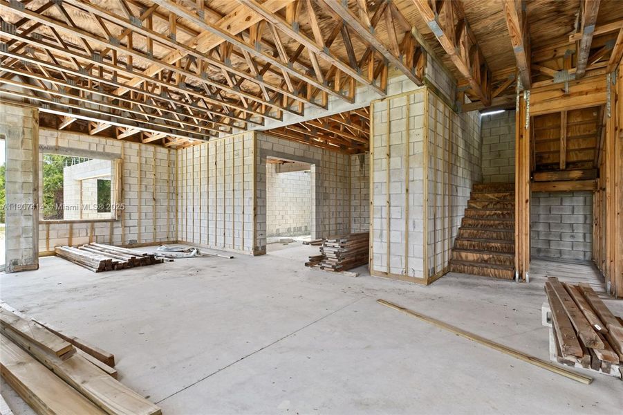 Image 33 of a home in .