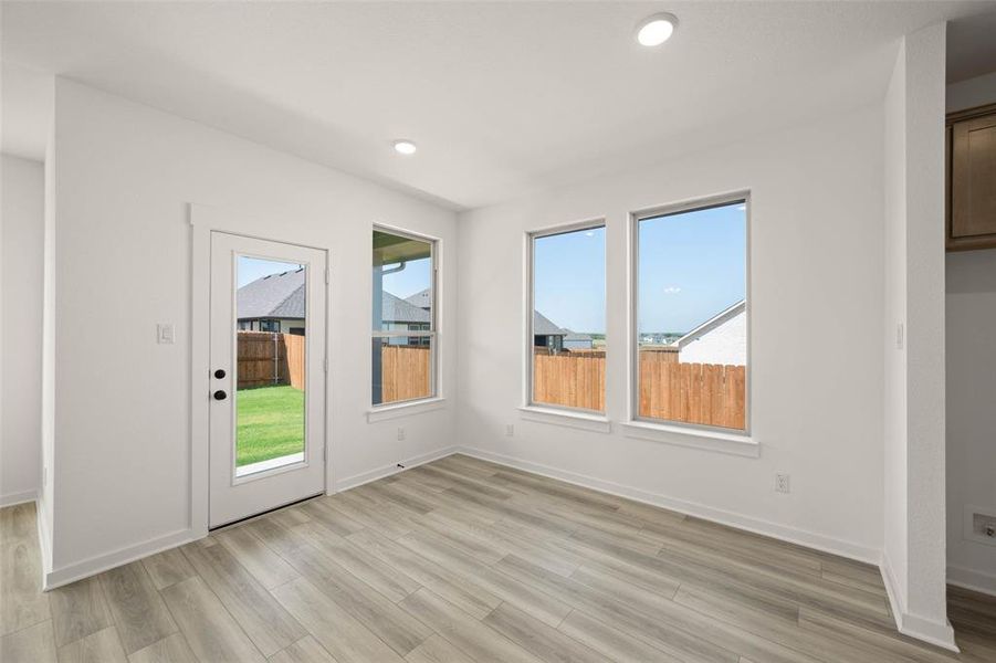 6929 Freight Train- Dining-1 6929 Freight Train- Dining-1