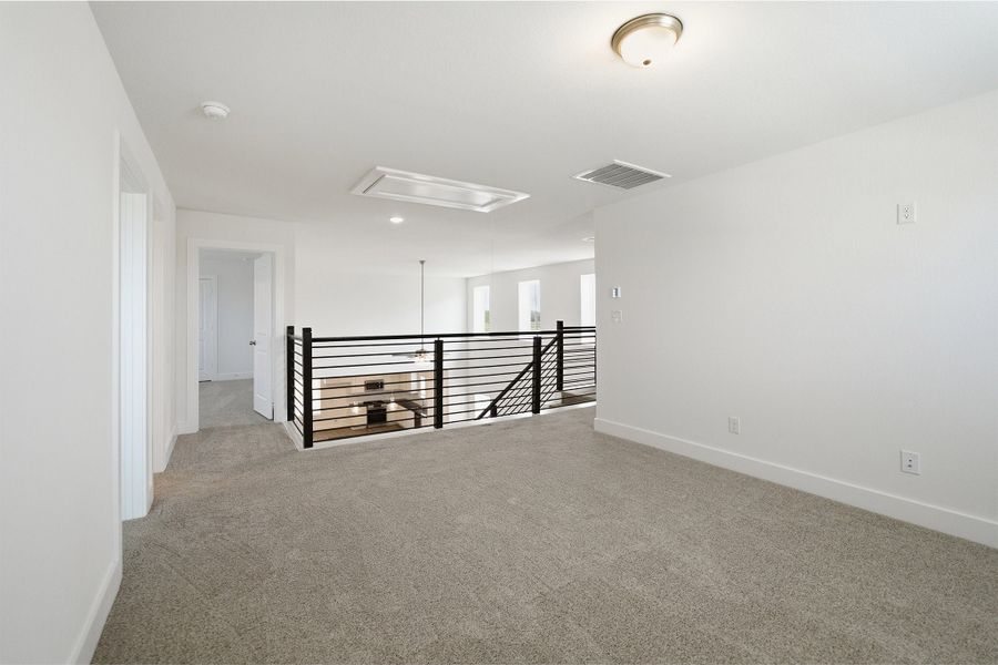 Spacious, unfurnished interior of a new home in Bay Creek, Baytown (Image 29).