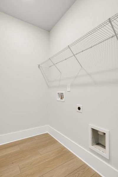 Spacious, unfurnished interior of a new home in Echo Park, Suwanee (Image 29).