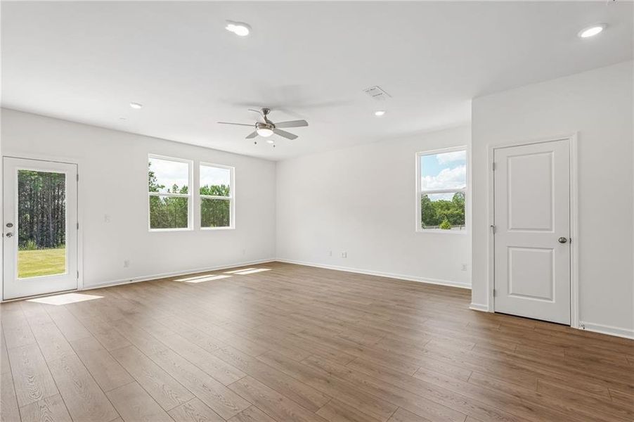 Spacious, unfurnished interior of a new home in Heritage River, Euharlee (Image 42).