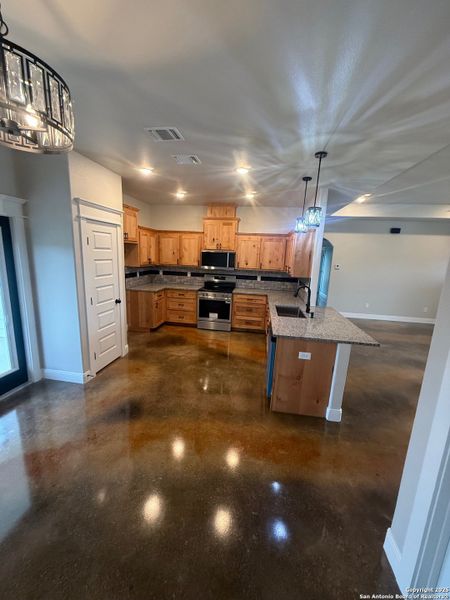 Furnished interior view inside a new home in , Beeville (Image 5).