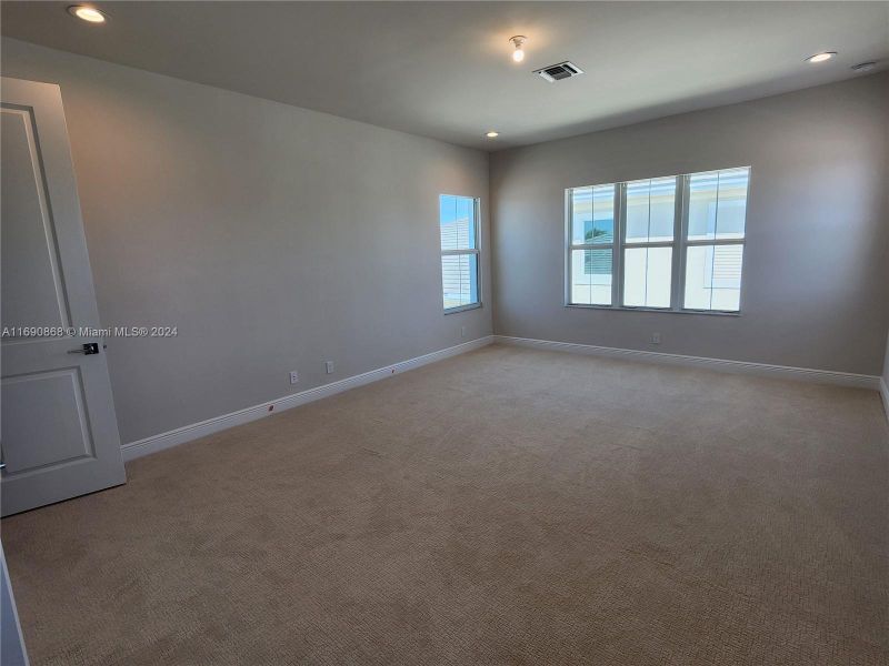 upstairs loft / bedroom