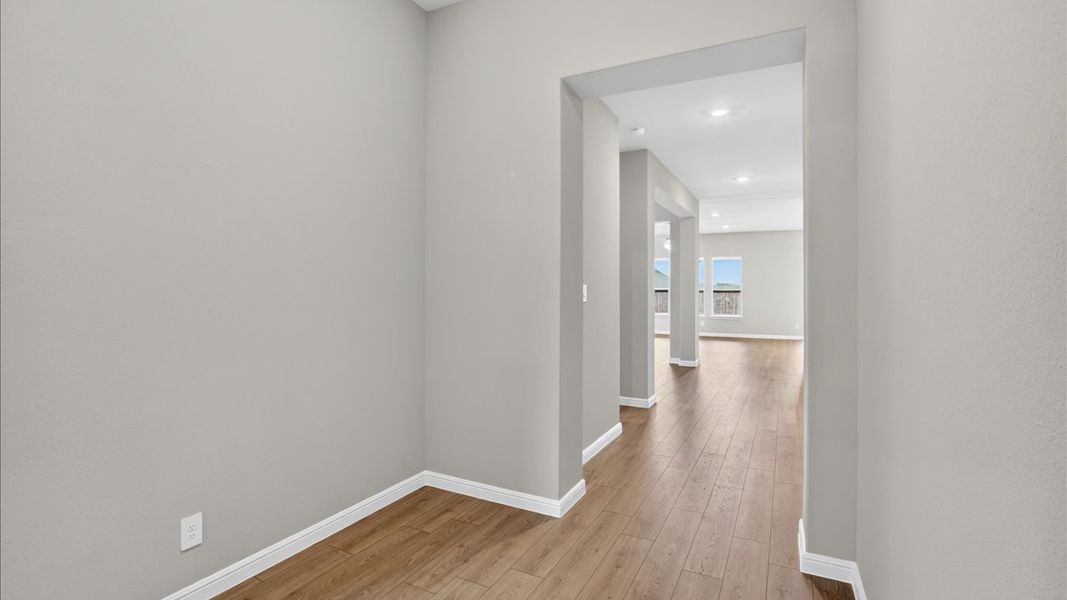 Representative unfurnished interior of a home built from the Legacy by D.R. Horton in Lakeview Pointe, Midlothian (Image 19).