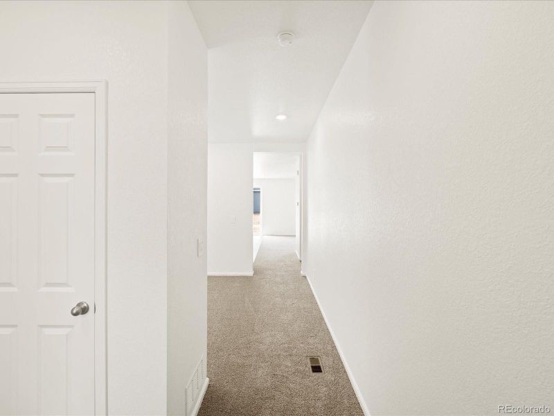 Image 37 of a home in Ridgeline Vista: The Flora Collection.