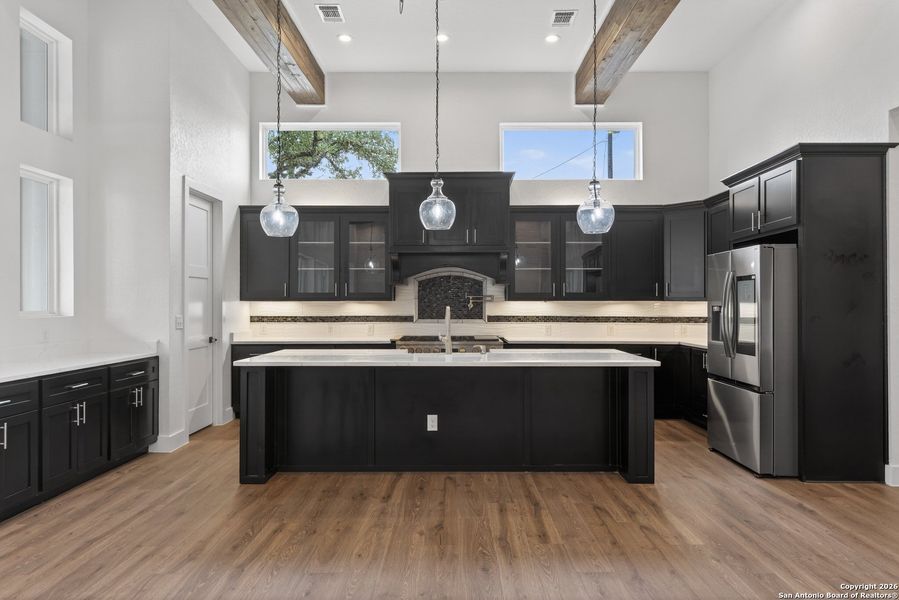Furnished interior view inside a new home in , Blanco (Image 11).