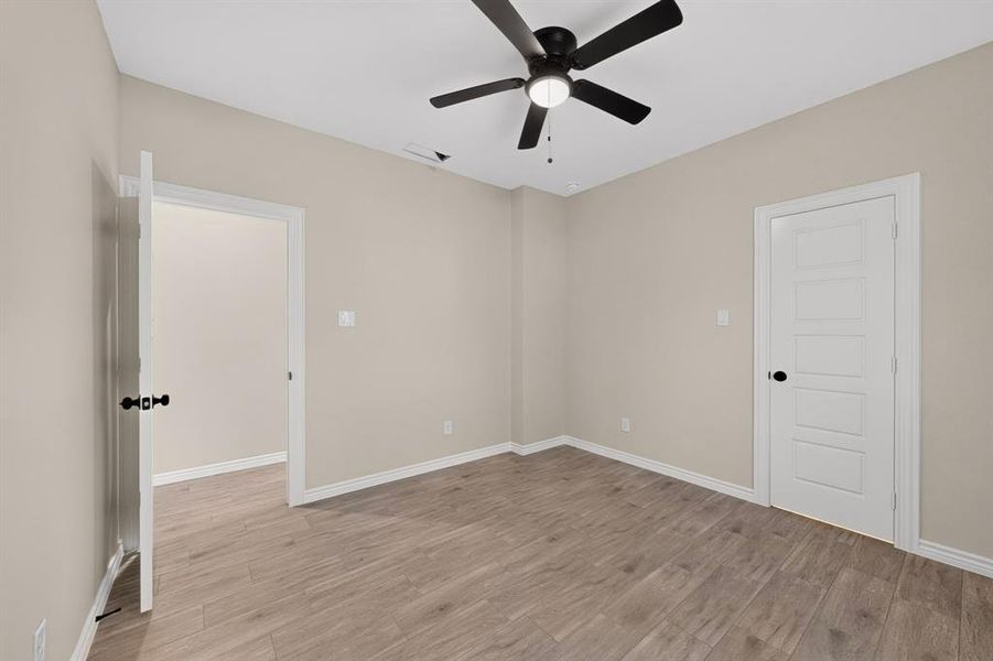 Spacious, unfurnished interior of a new home in , Gainesville (Image 30).