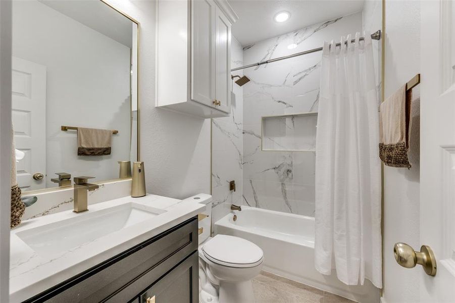Furnished interior view inside a new home in , Fort Worth (Image 17).