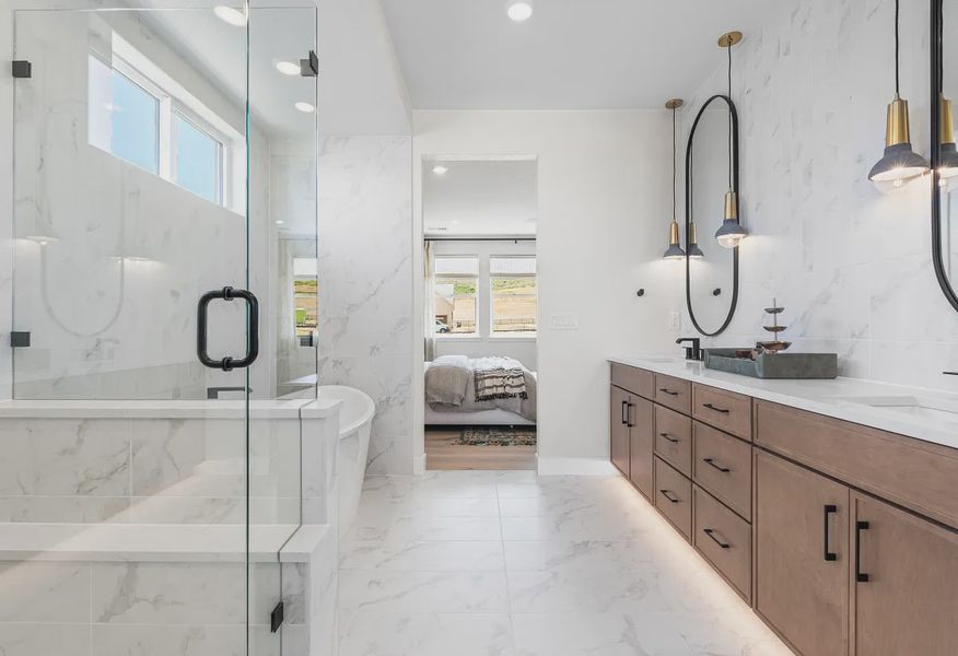 Madison Model Primary Bath - 22 of 25