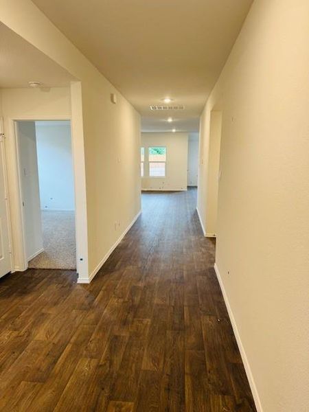 Spacious, unfurnished interior of a new home in Watermill, Uhland (Image 3). Spacious, unfurnished interior of a new home in Watermill, Uhland (Image 3).