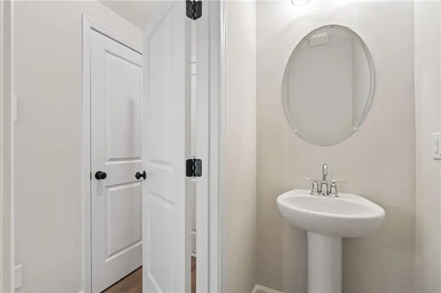 Furnished interior view inside a new home in Wildwood Place, Powder Springs (Image 4). Furnished interior view inside a new home in Wildwood Place, Powder Springs (Image 4).