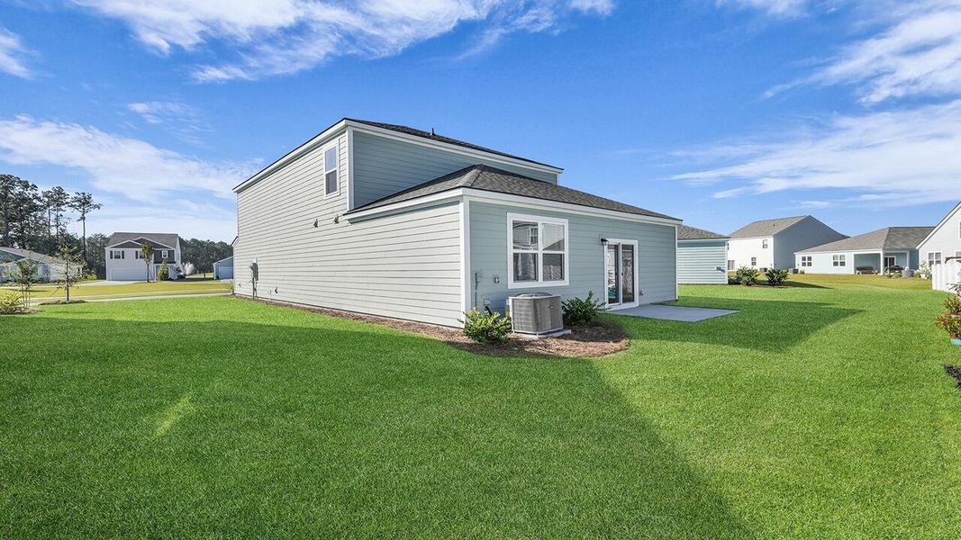 Exterior details and patio area of a home in Hillcrest, Ravenel (Image 18).