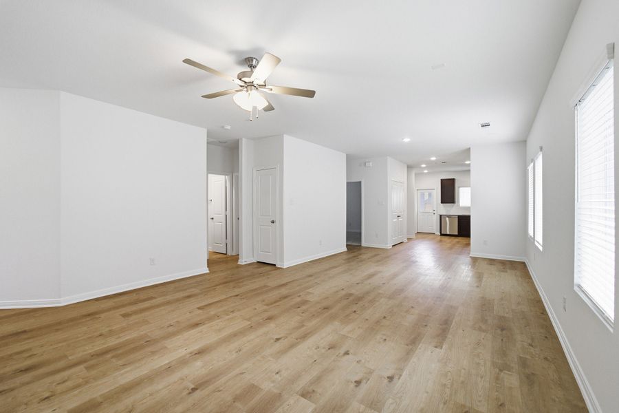 Spacious, unfurnished interior of a new home in Westridge, McKinney (Image 26).