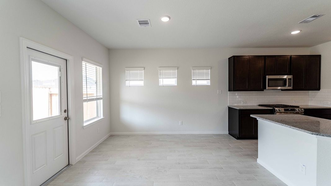 Spacious, unfurnished interior of a new home in Bluestem, Brookshire (Image 12).
