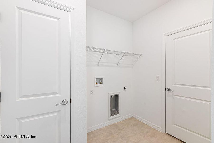 Spacious, unfurnished interior of a new home in Coopers Meadow, Jacksonville (Image 14).