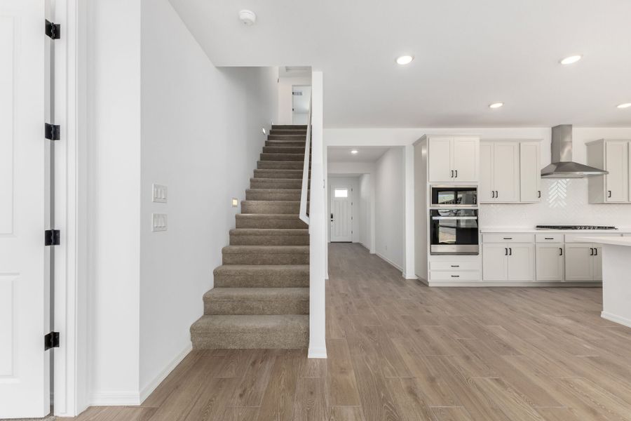 Spacious, unfurnished interior of a new home in Bella Vista Farms, San Tan Valley (Image 11).