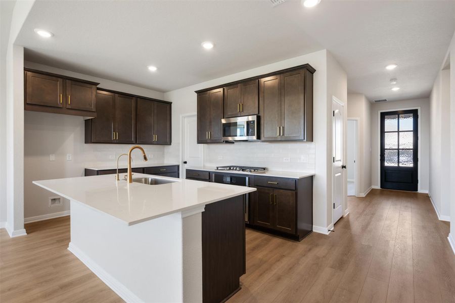 Representative images and renderings are for illustrative purposes. Actual structural options and design finished of home may vary.