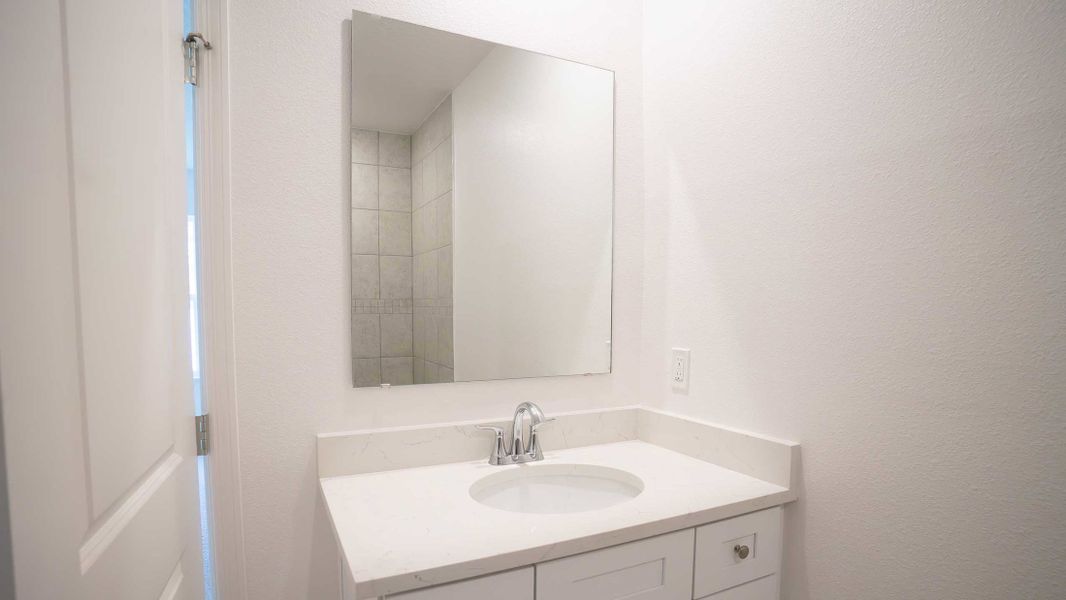 Representative interior finishes for a home built from the Magnolia by Maronda Homes in Vero Lake Estates, Sebastian (Image 10).