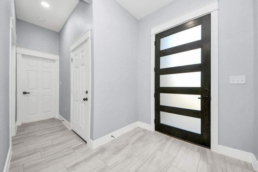 Spacious, unfurnished interior of a new home in , La Porte (Image 23).