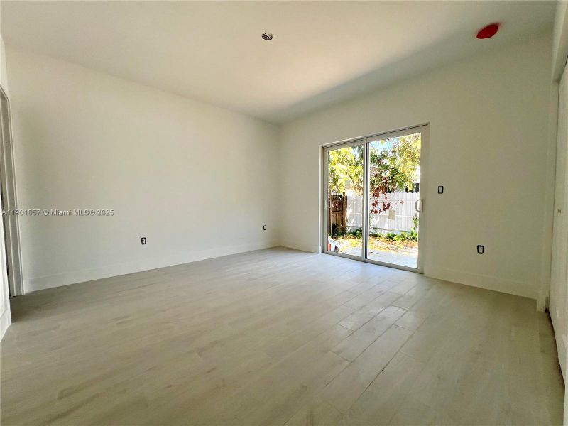 Image 10 of a home in .