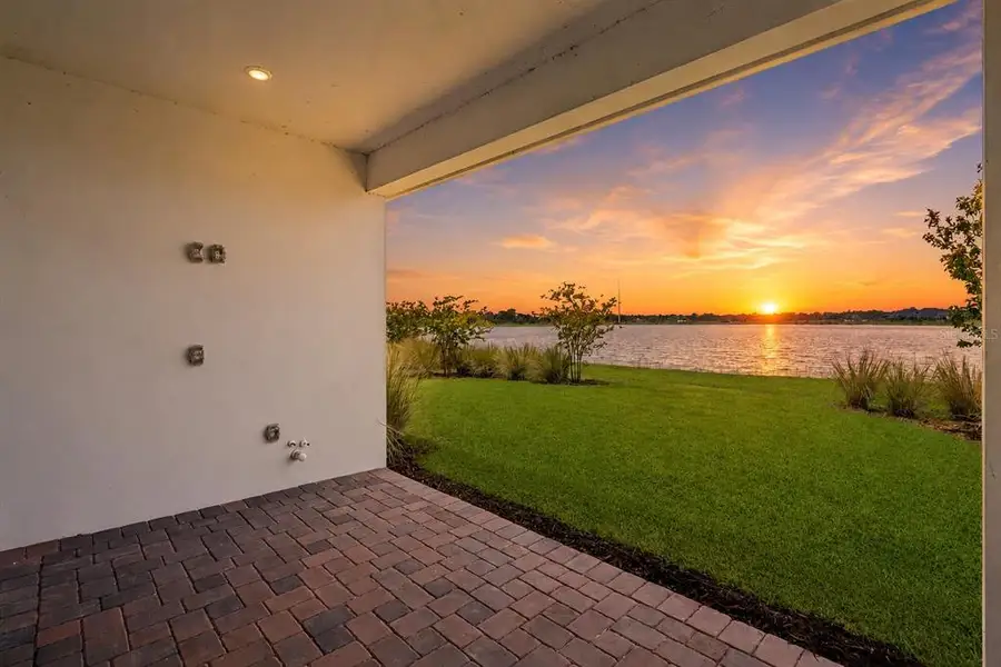 Exterior details and patio area of a home in Laureate Park, Orlando (Image 3).
