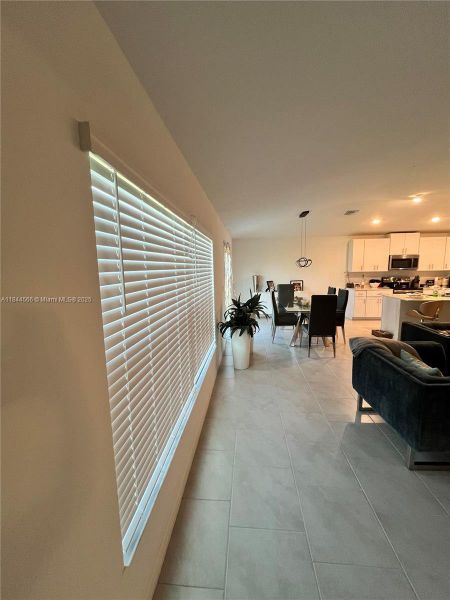 Spacious, unfurnished interior of a new home in , Lehigh Acres (Image 17).