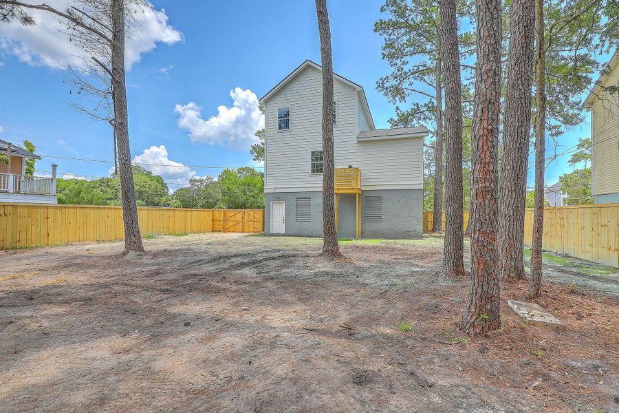 Exterior details and patio area of a home in , Charleston (Image 32).