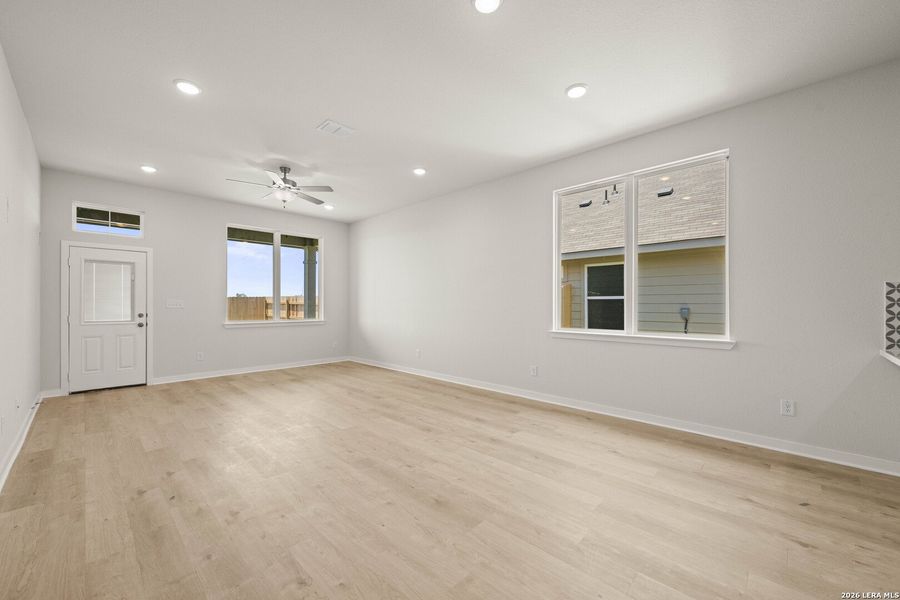 Spacious, unfurnished interior of a new home in Arroyo Ranch, Seguin (Image 12). Spacious, unfurnished interior of a new home in Arroyo Ranch, Seguin (Image 12).