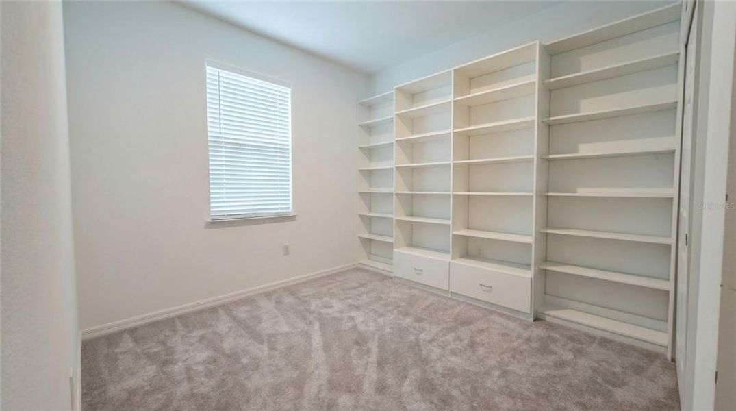 Spacious, unfurnished interior of a new home in Village at Windsor Reserve, Eagle Lake (Image 20).