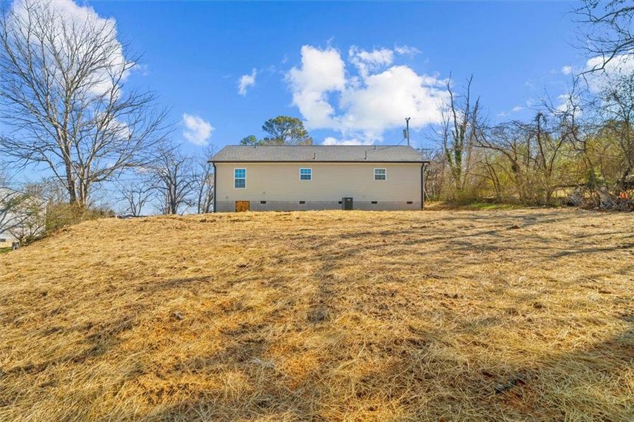 Exterior details and patio area of a home in , Dalton (Image 20).