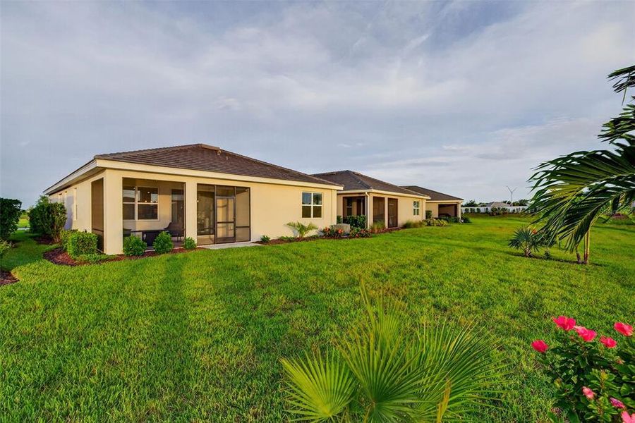 Exterior details and patio area of a home in , Lakewood Ranch (Image 21).