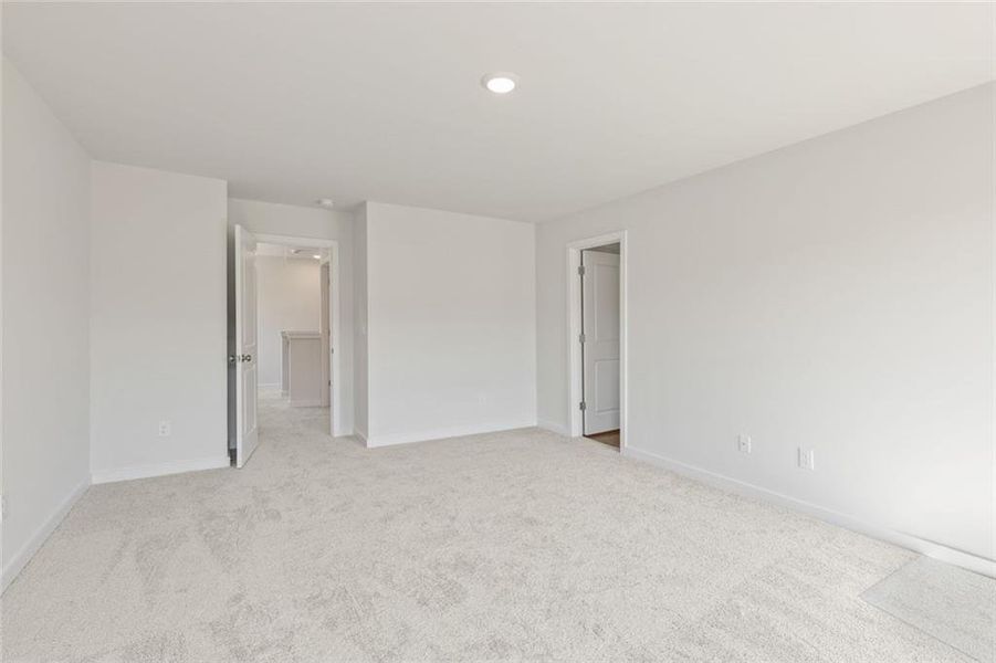 Spacious, unfurnished interior of a new home in , Lawrenceville (Image 20).