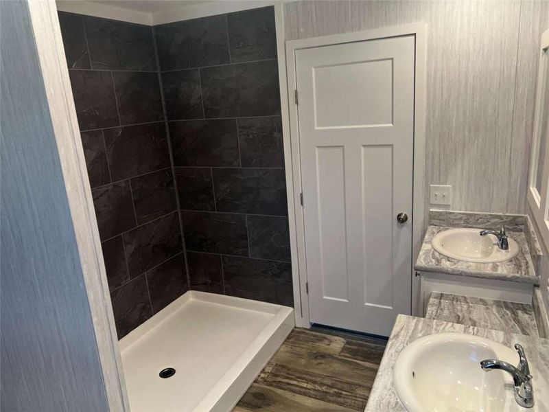 Furnished interior view inside a new home in , Gainesville (Image 4).