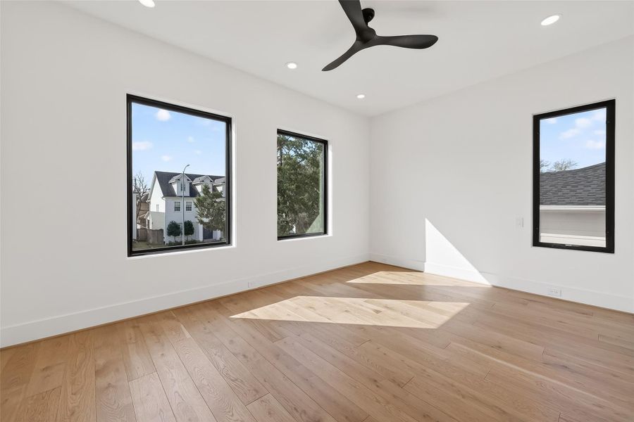 Spacious, unfurnished interior of a new home in , Houston (Image 42).