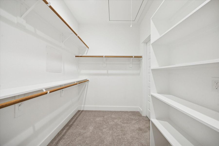 Spacious, unfurnished interior of a new home in , Houston (Image 24).