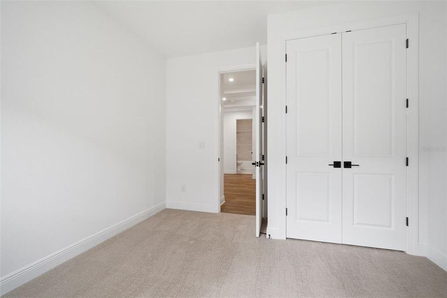 Spacious, unfurnished interior of a new home in North River Ranch, Parrish (Image 37).
