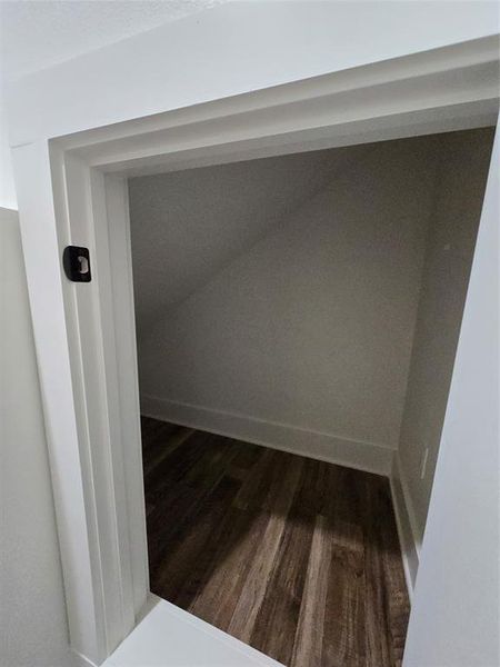 Spacious, unfurnished interior of a new home in , Van (Image 23). Spacious, unfurnished interior of a new home in , Van (Image 23).