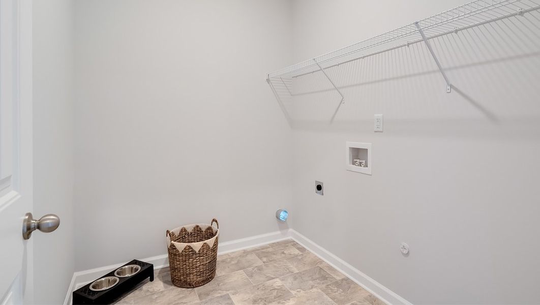 Representative furnished interior of a home built from the CAIRN by D.R. Horton in Riverwood Gardens, Oakland (Image 31).