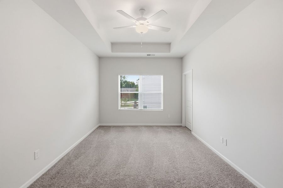 Spacious, unfurnished interior of a new home in Lakeview Village, Charlotte (Image 18).