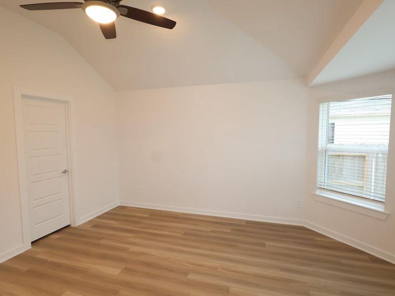Spacious, unfurnished interior of a new home in Moran Ranch, Willis (Image 7).