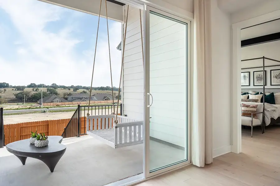 Representative exterior details of a home built from the Linden by Tri Pointe Homes in Lagos Reserve, Manor (Image 4).