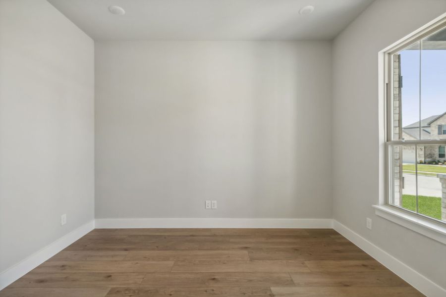 Spacious, unfurnished interior of a new home in Painted Tree Lakeside, McKinney (Image 15).