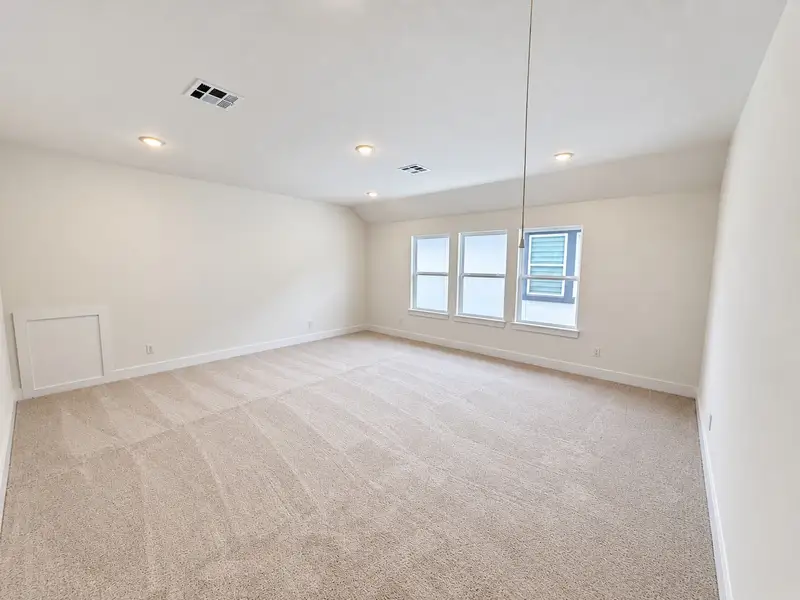Spacious, unfurnished interior of a new home in Santa Rita Ranch, Liberty Hill (Image 22). Spacious, unfurnished interior of a new home in Santa Rita Ranch, Liberty Hill (Image 22).