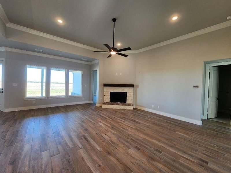 Spacious, unfurnished interior of a new home in Rocky Top, Krum (Image 15).