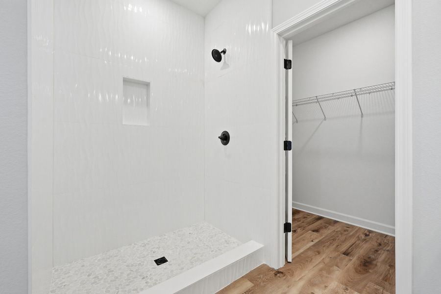 Spacious, unfurnished interior of a new home in , Crestview (Image 33).